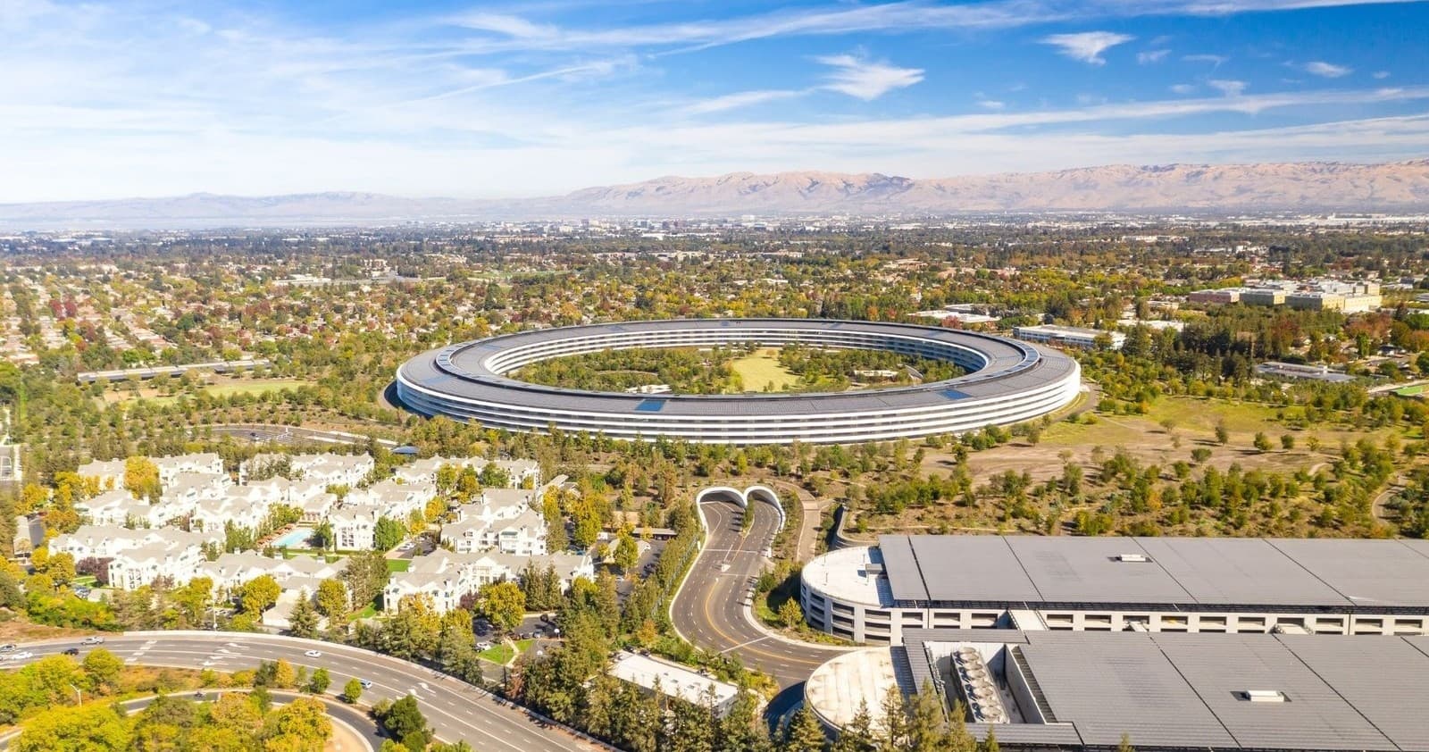 Explore Silicon Valley: Private Tech Sightseeing Tour