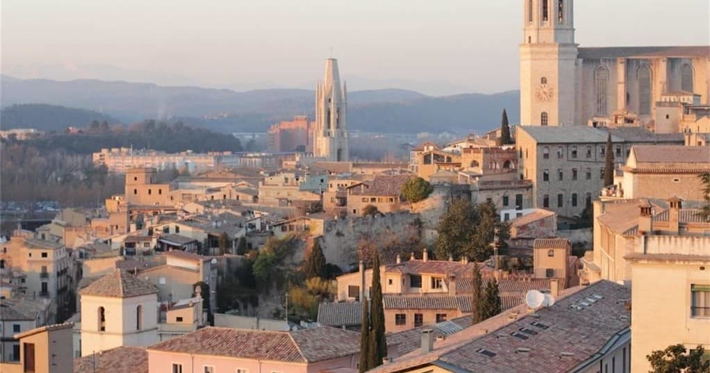 Historical Landmarks Tour in Girona with Girona Experience