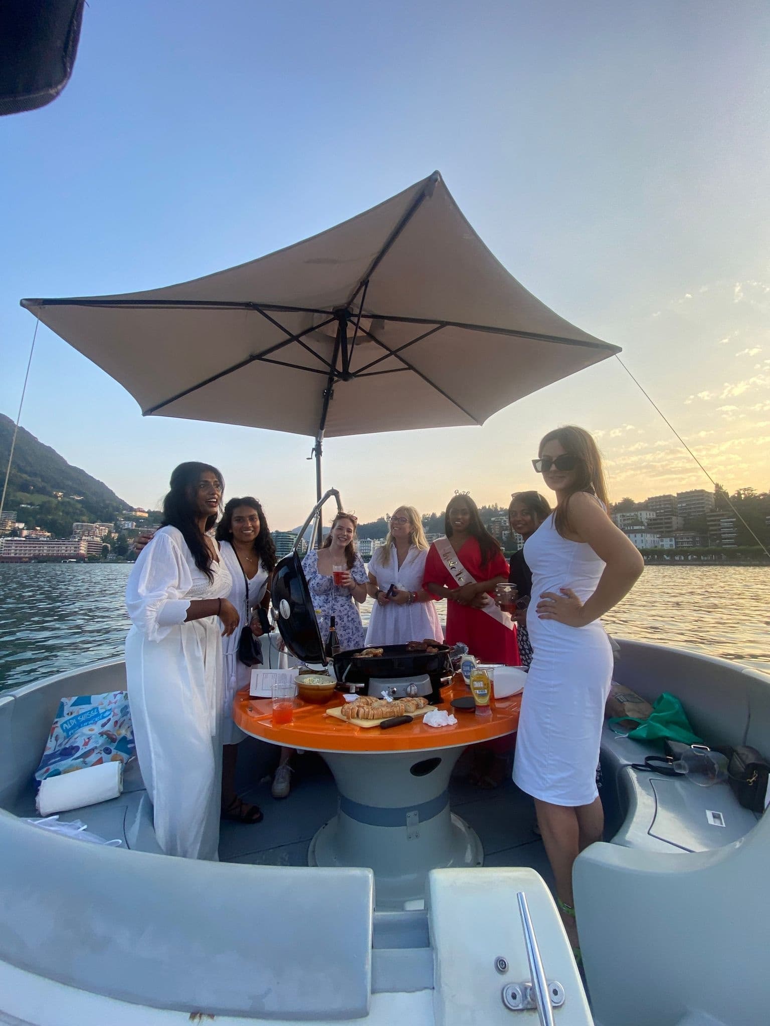 Aperitivo Boat Party: Floating Picnics in Lugano