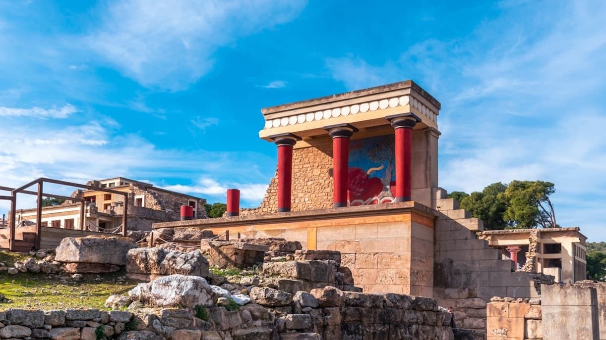 From Chania to Knossos Palace: Full-Day Heraklion Tour with Rethymno Stop