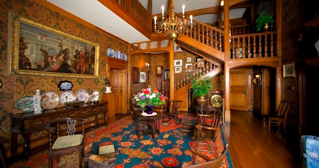 Heritage and Scenery Tour with Fantail Tours in Dunedin