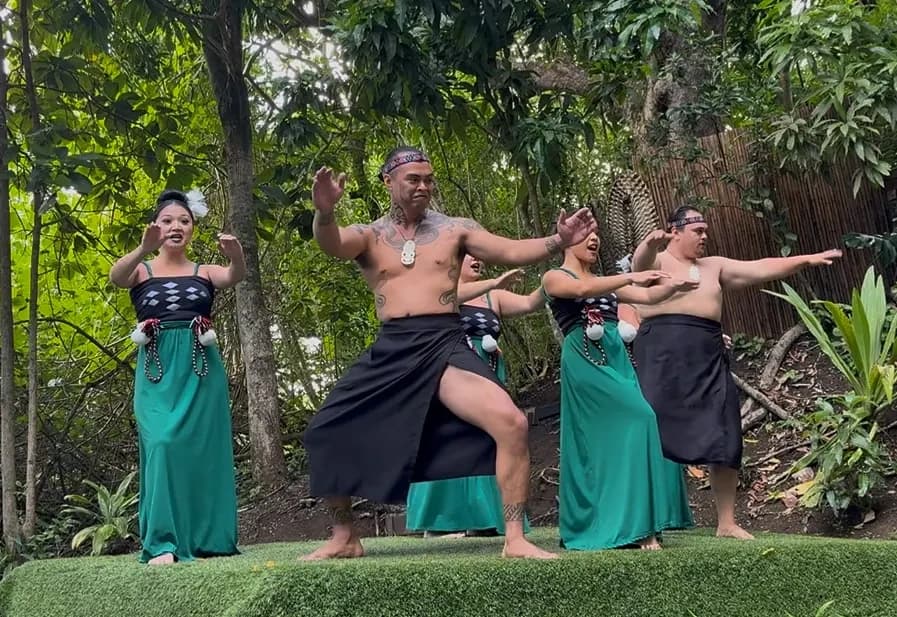 Intimate Nutridge Estate Luau: Sunset Farm-to-Table Hawaiian Experience in Honolulu photo 2