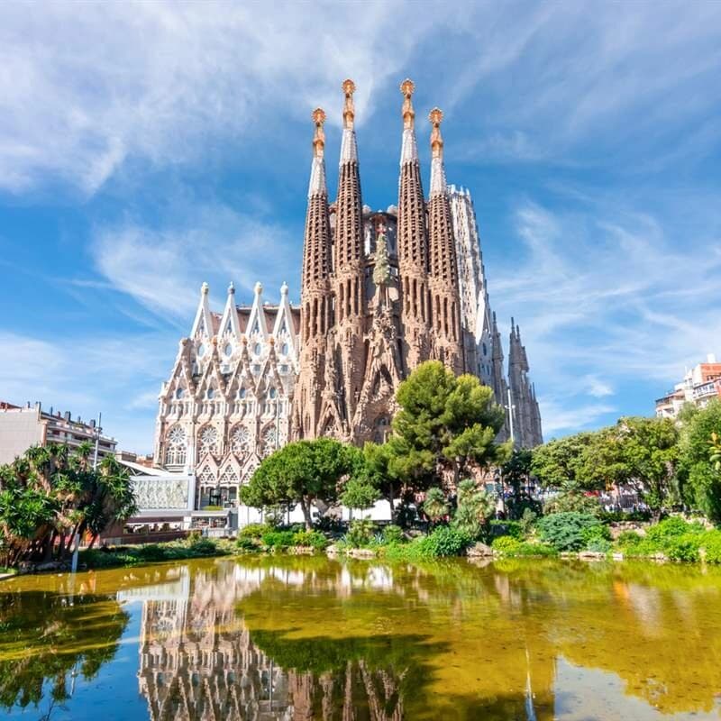 Sail and Explore: Full-Day Barcelona Adventure by Sea and City