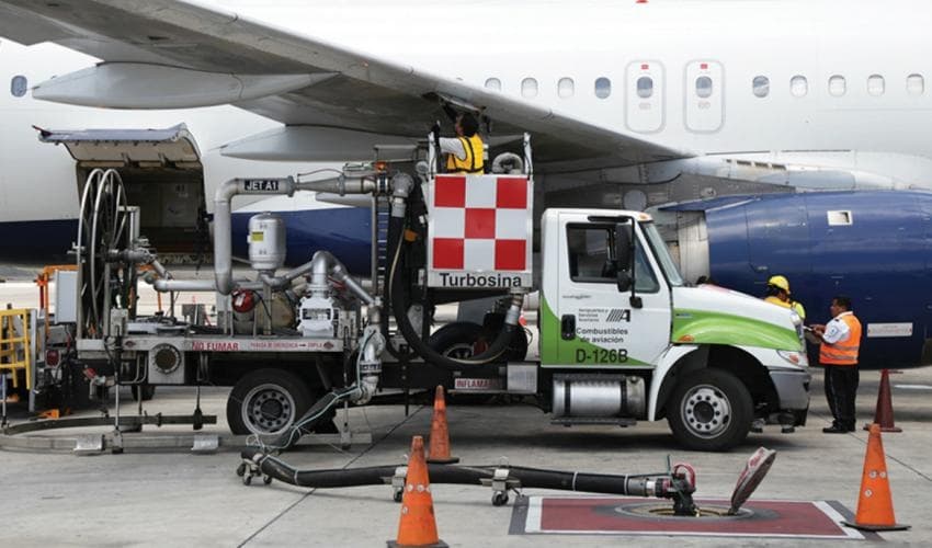 FUEL Airbus A320 Simulator in Sevilla — Pilot an A320 and Master Fuel Management photo 2