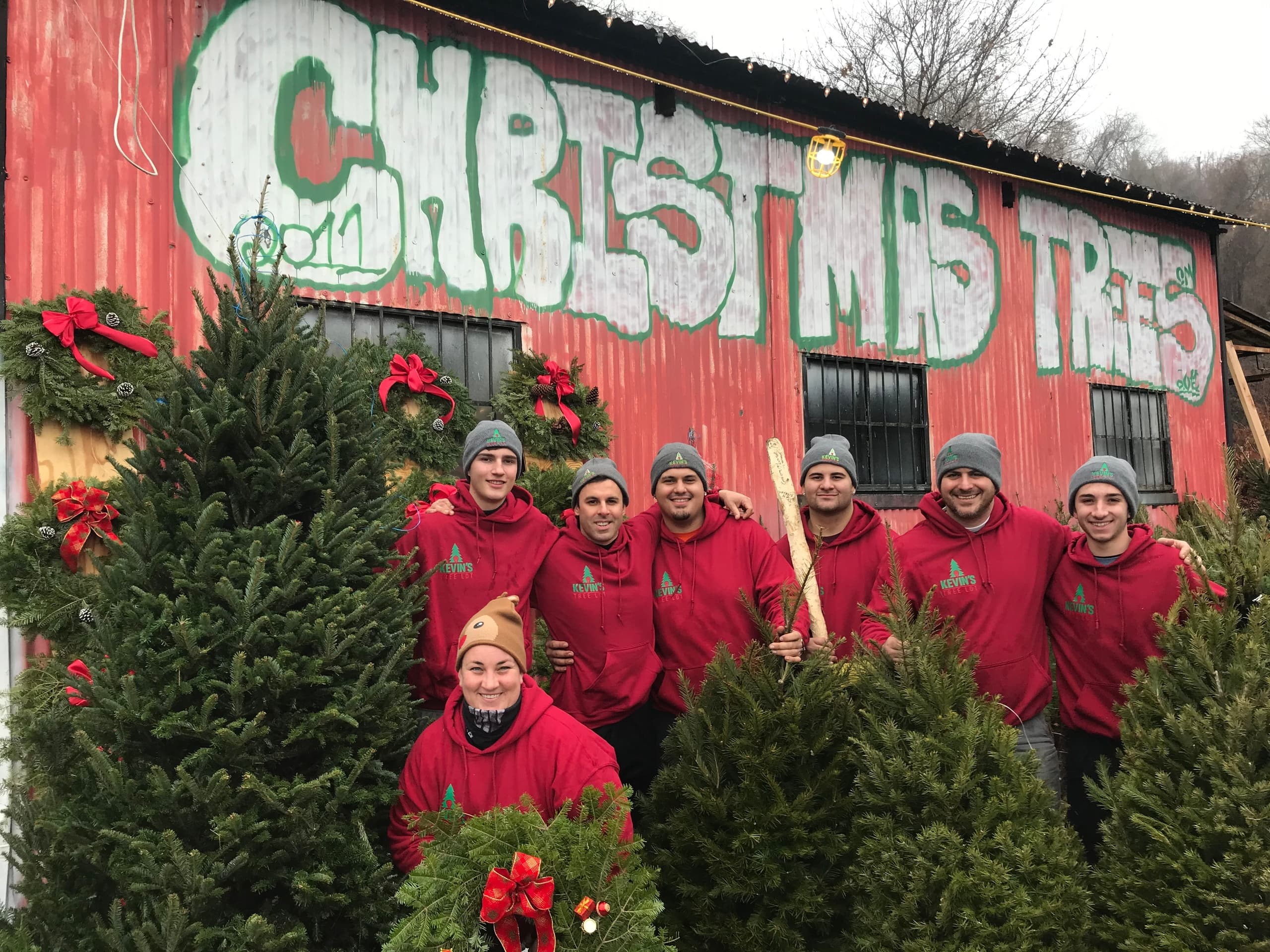 Store Pickup Edgewater: Choose Your Perfect Holiday Tree