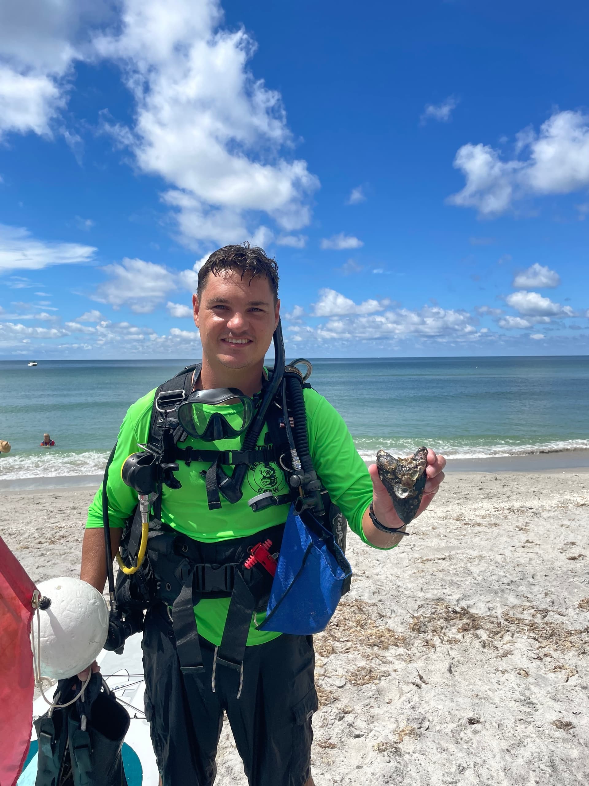 Guided Shore Dive in Venice, Florida: Explore Megalodon Fossils