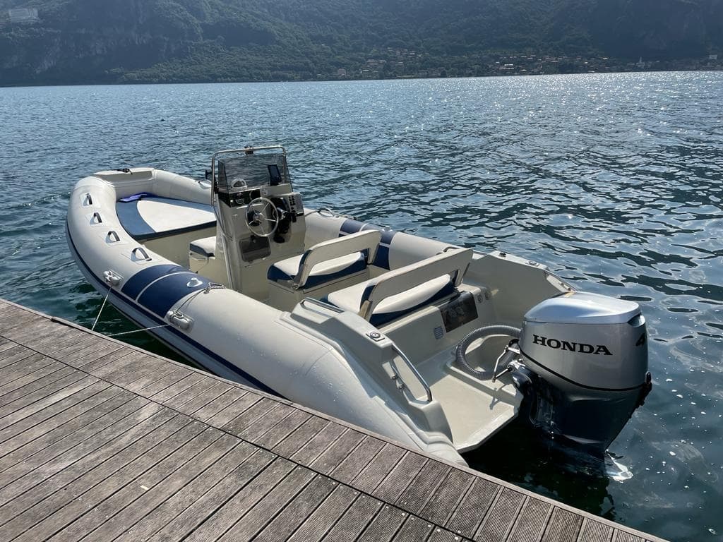 Pilot a RIB on Lake Como: Rent a Gommone Near Lecco with Noleggio Gommone Flyer