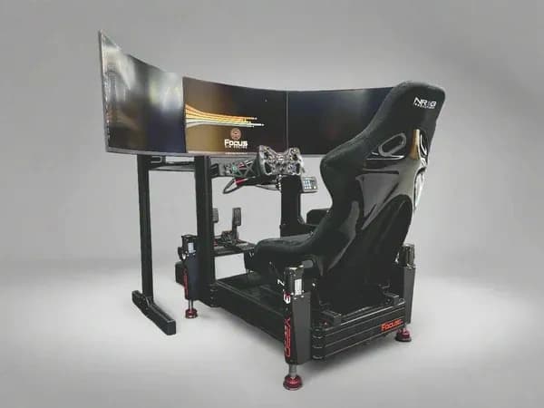 Mobile RaceCar Simulator Rental in Fond du Lac — Pay-as-You-Race Experience photo 1
