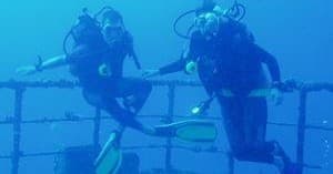 SCUBA & Wreck Diving with Manini Dive Company in Hawaii
