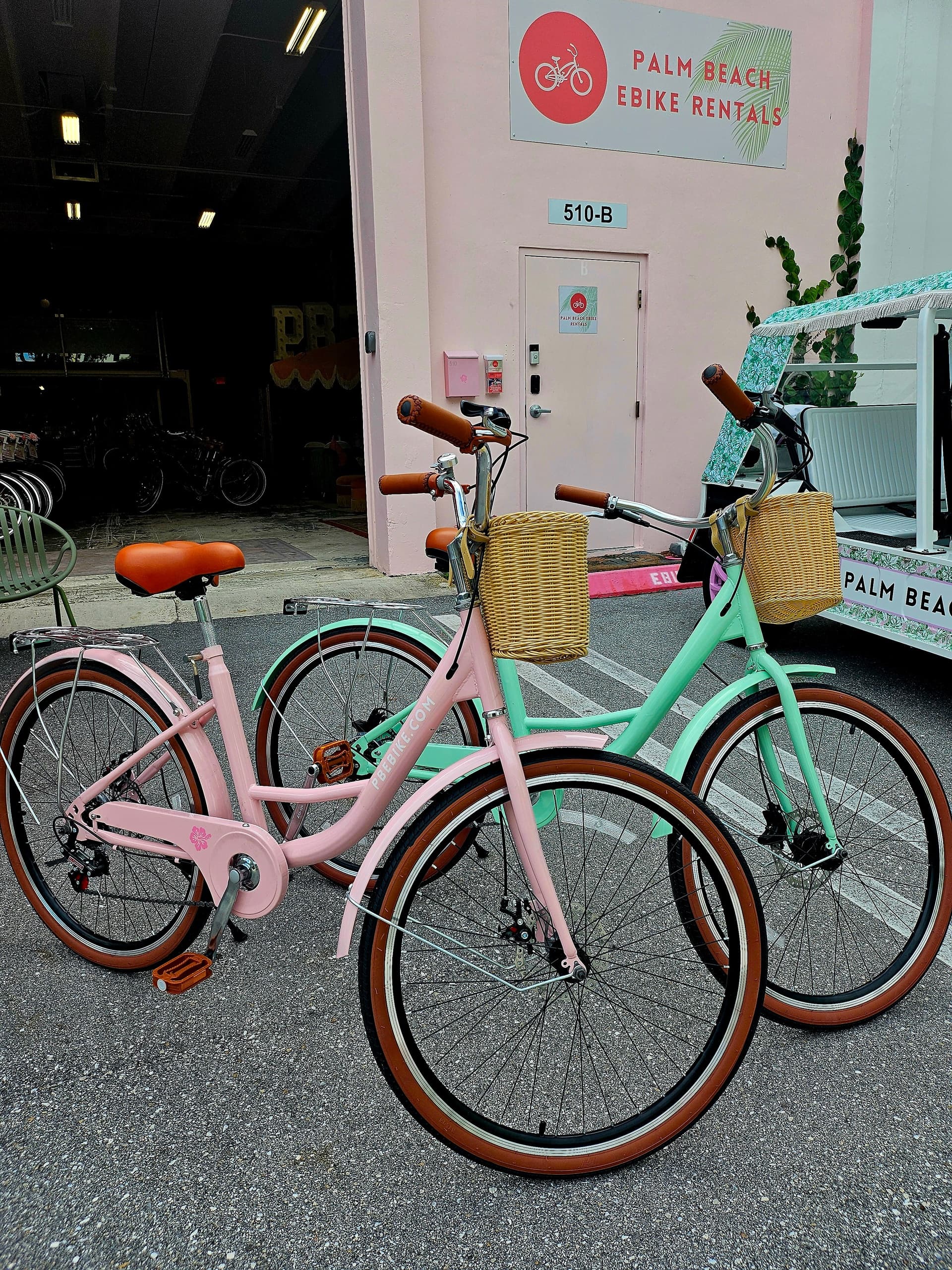 Cruise Palm Beach Lake Trail: Classic Cruiser Bicycle Rental for Leisurely Sightseeing photo 3