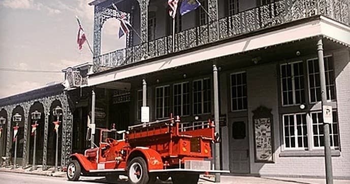 Haunted Ghost Tour & Meal in Pensacola by Pensacola History and Haunting