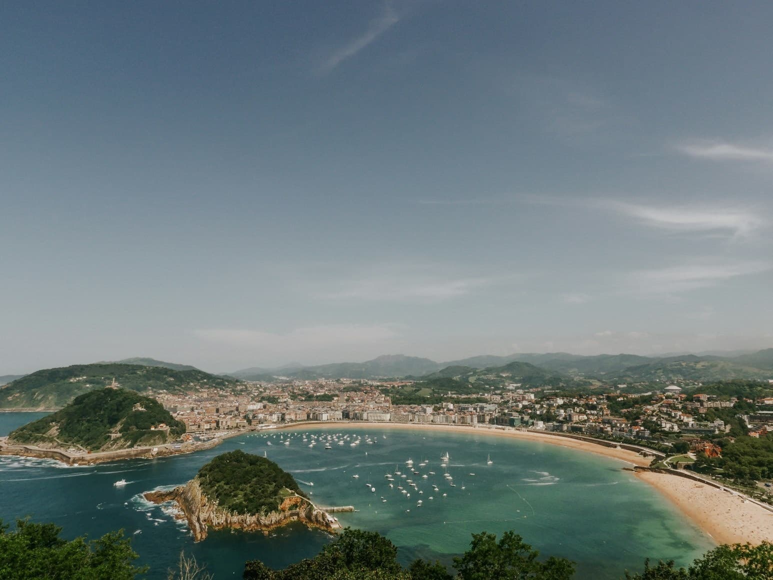 Private Transfer Bilbao – San Sebastián: Luxury Door-to-Door Basque Coast Transfer photo 1