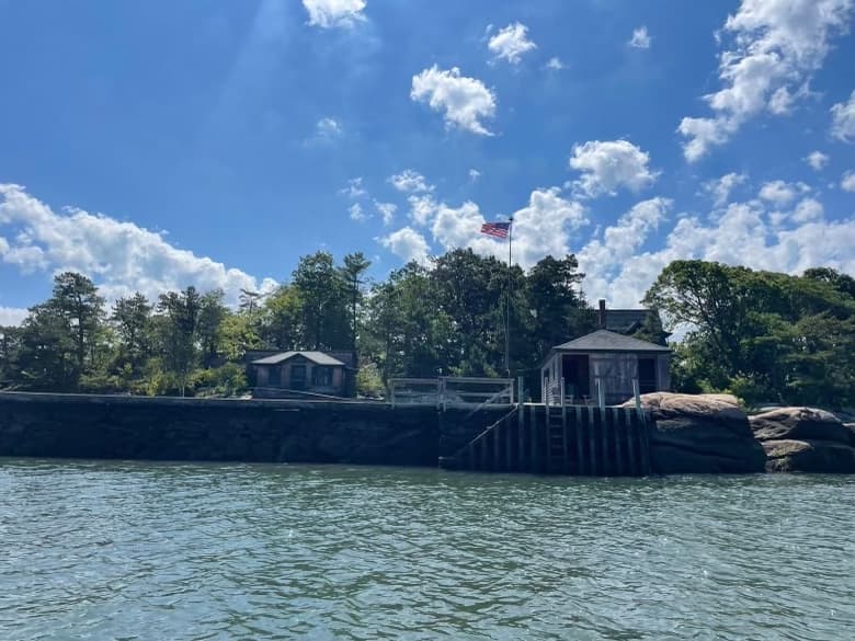 Scenic Little Pumpkin to Stony Creek Ferry Ride in Branford