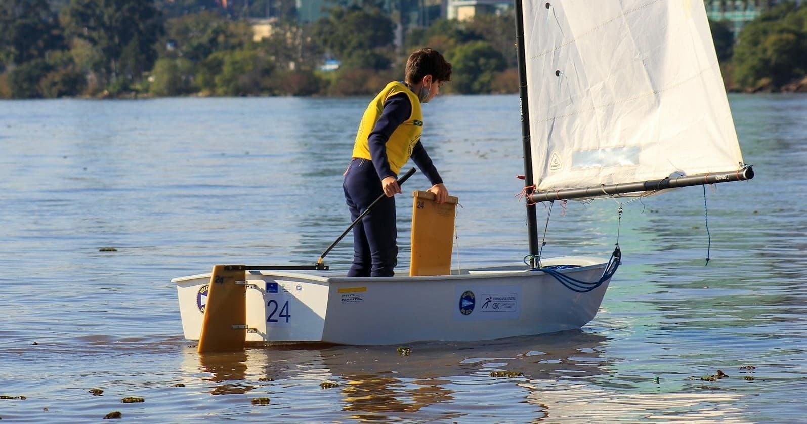 Beginner Sail Training with Sunshine Coast Adventures