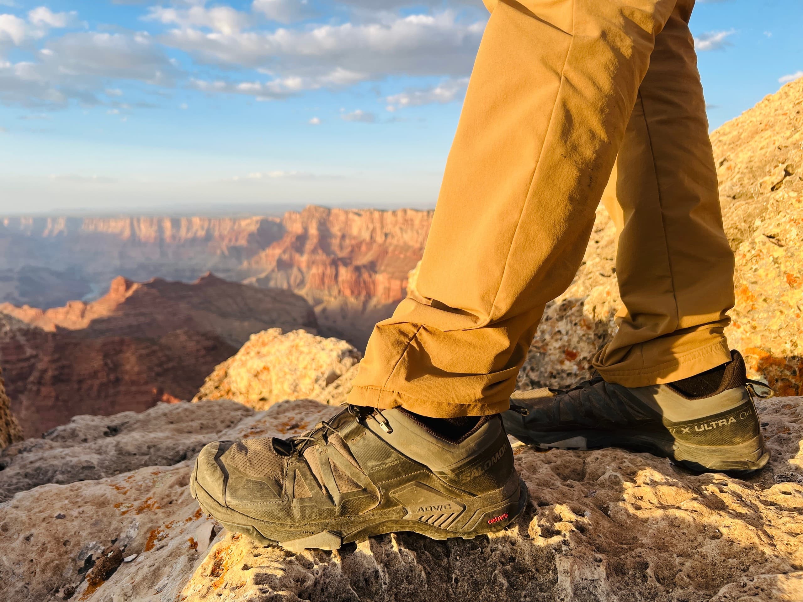 Descend to Cedar Ridge: Private Grand Canyon Guided Day Hike from Flagstaff