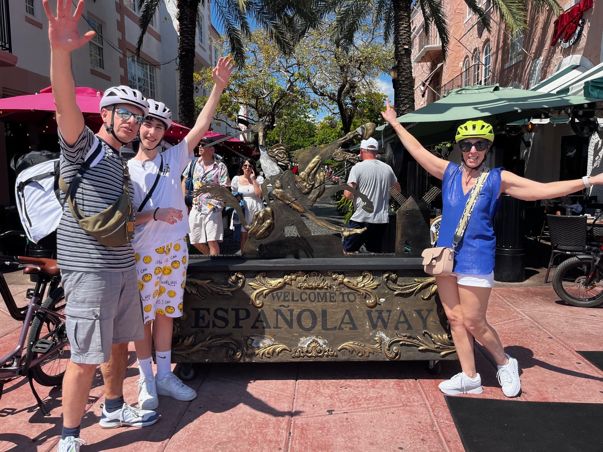 Explore Miami Beach by Bike: A Guided Cultural Tour in Spanish