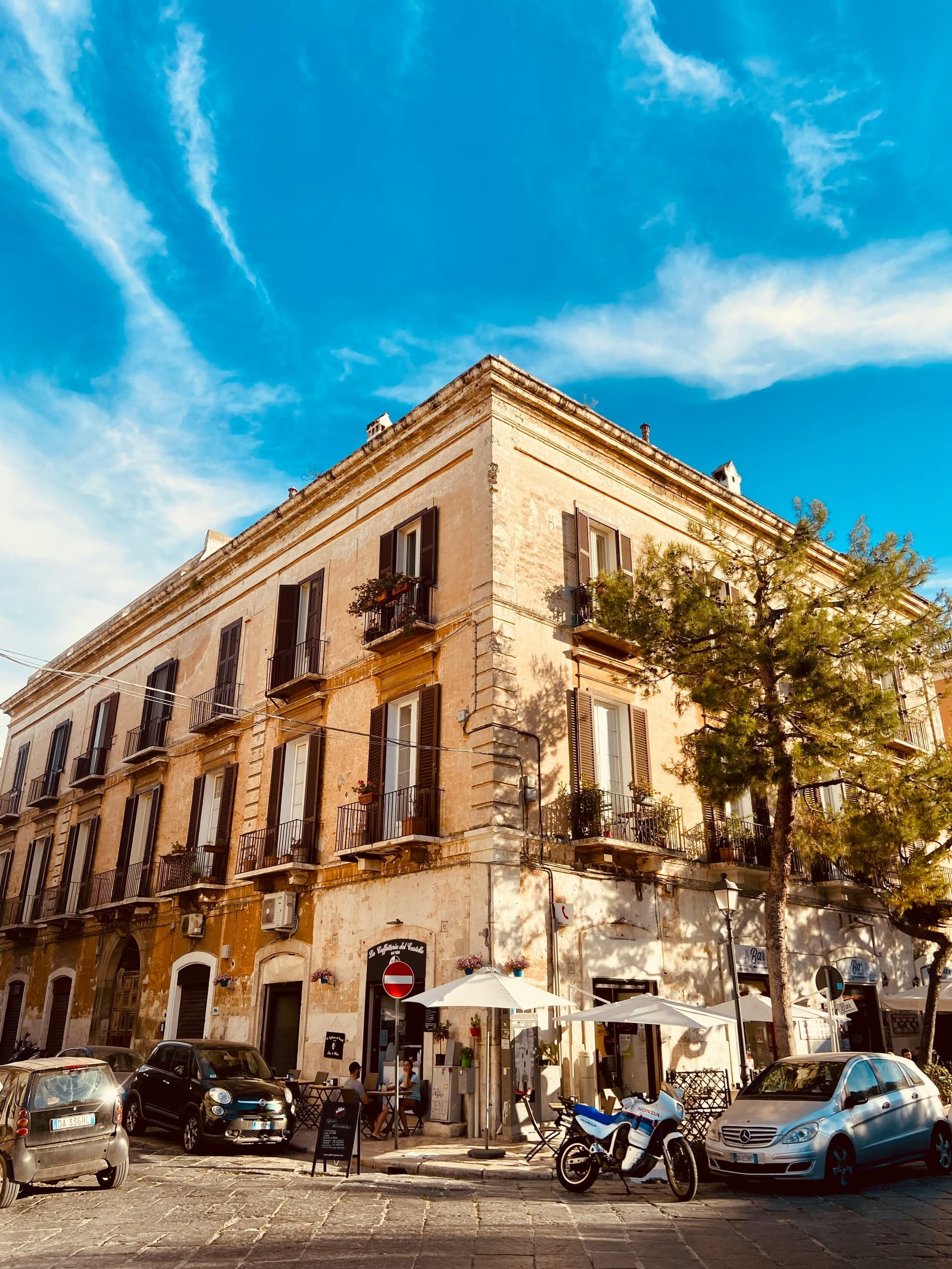 Cultural Walking Tour of Bari by Velo Service