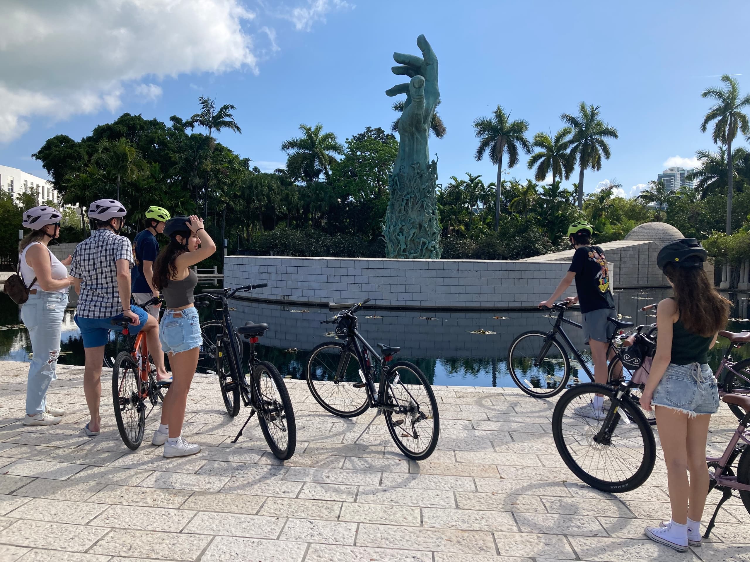 Explore Miami Beach Effortlessly with Electric Bike Rentals