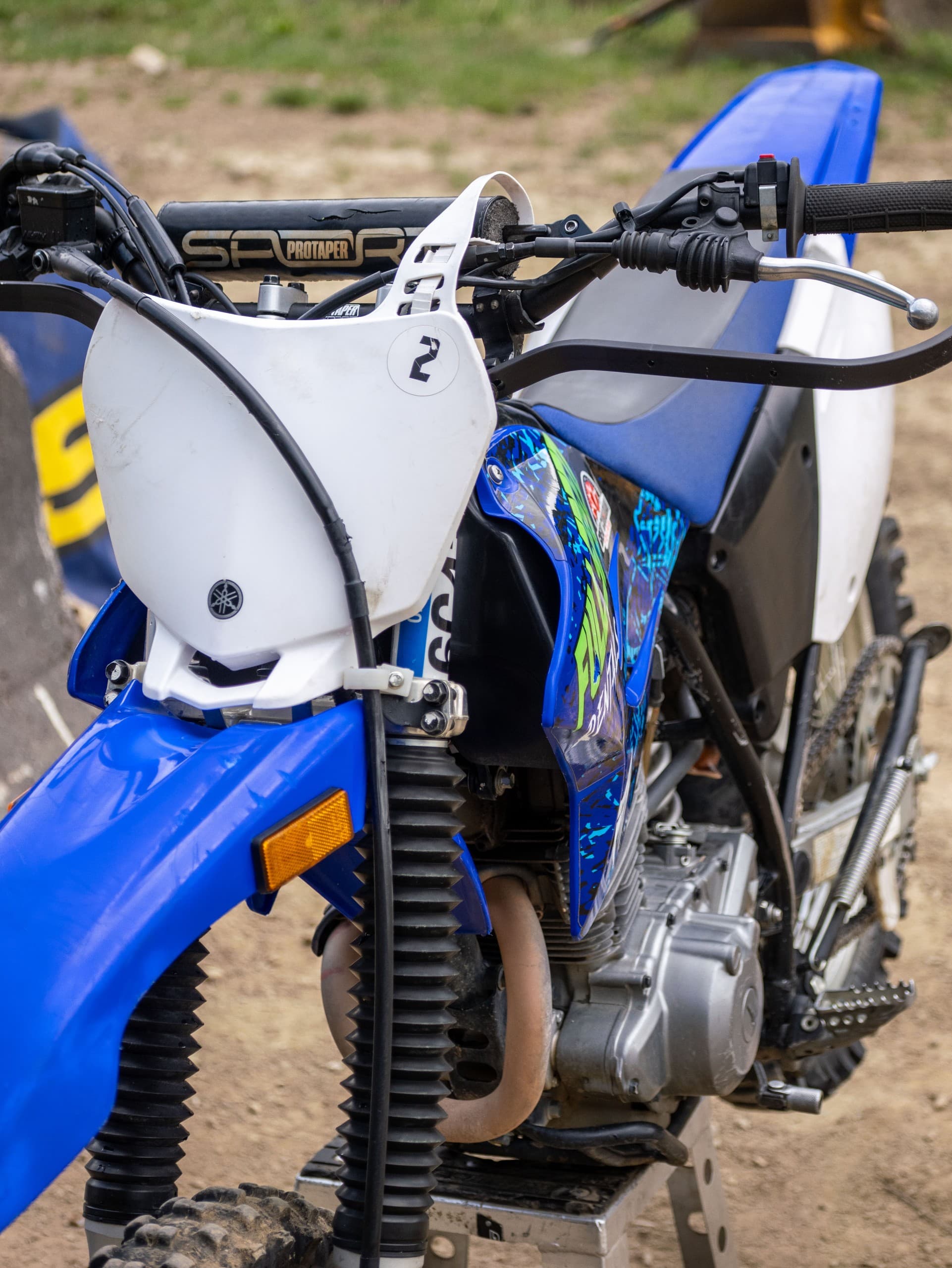 Full-Day Revelstoke Dirt Bike Rental: 75km of Single-Track and Sub-Alpine Vistas