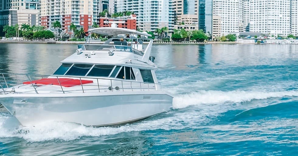 Boat Charter: Epic II Yacht in [Location]