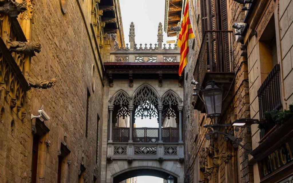 Gothic Quarter Walking Tour by Volarte Tours Barcelona