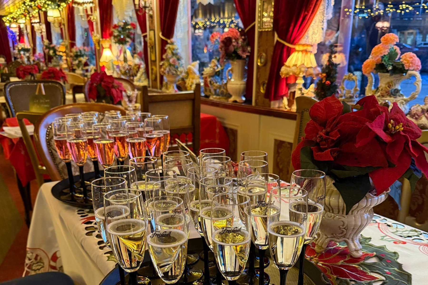 Christmas Cruise on MS De Jordaan: Festive 3-Course Buffet & Music Bingo in Amsterdam photo 2