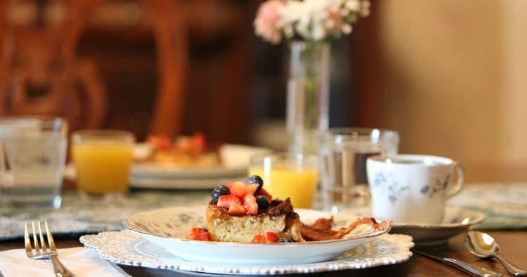 Outdoor Dining at Belle Air Mansion with Things To Do in Nashville