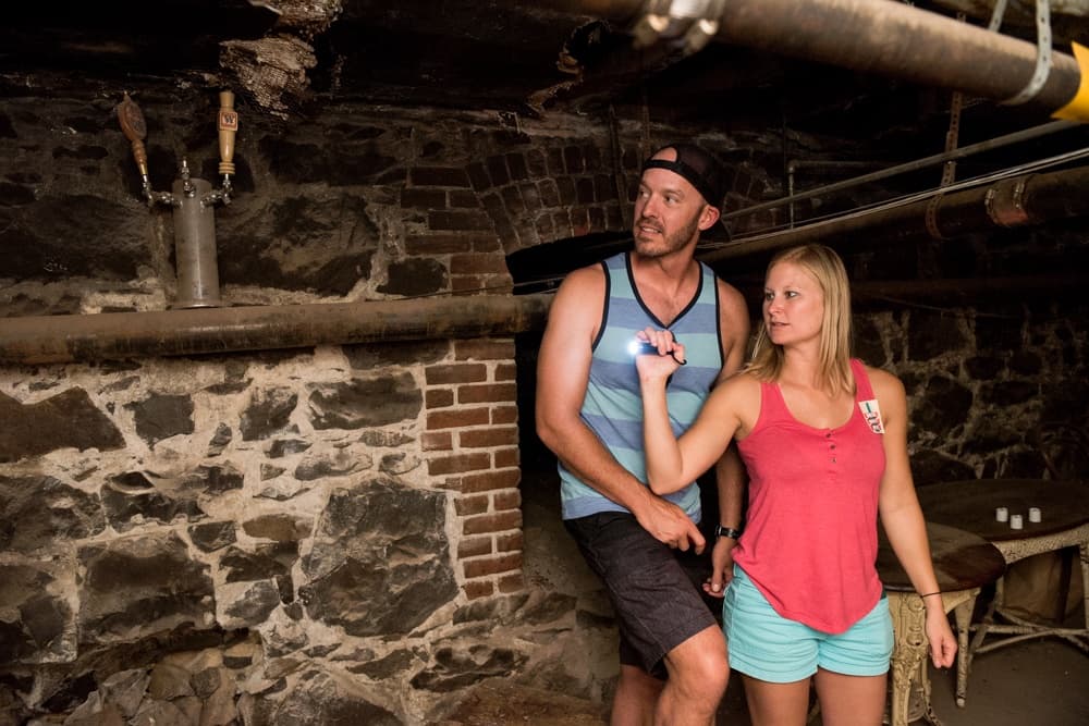 Nightlife & Ghost Stories with Haunted Pub Tour in Portland