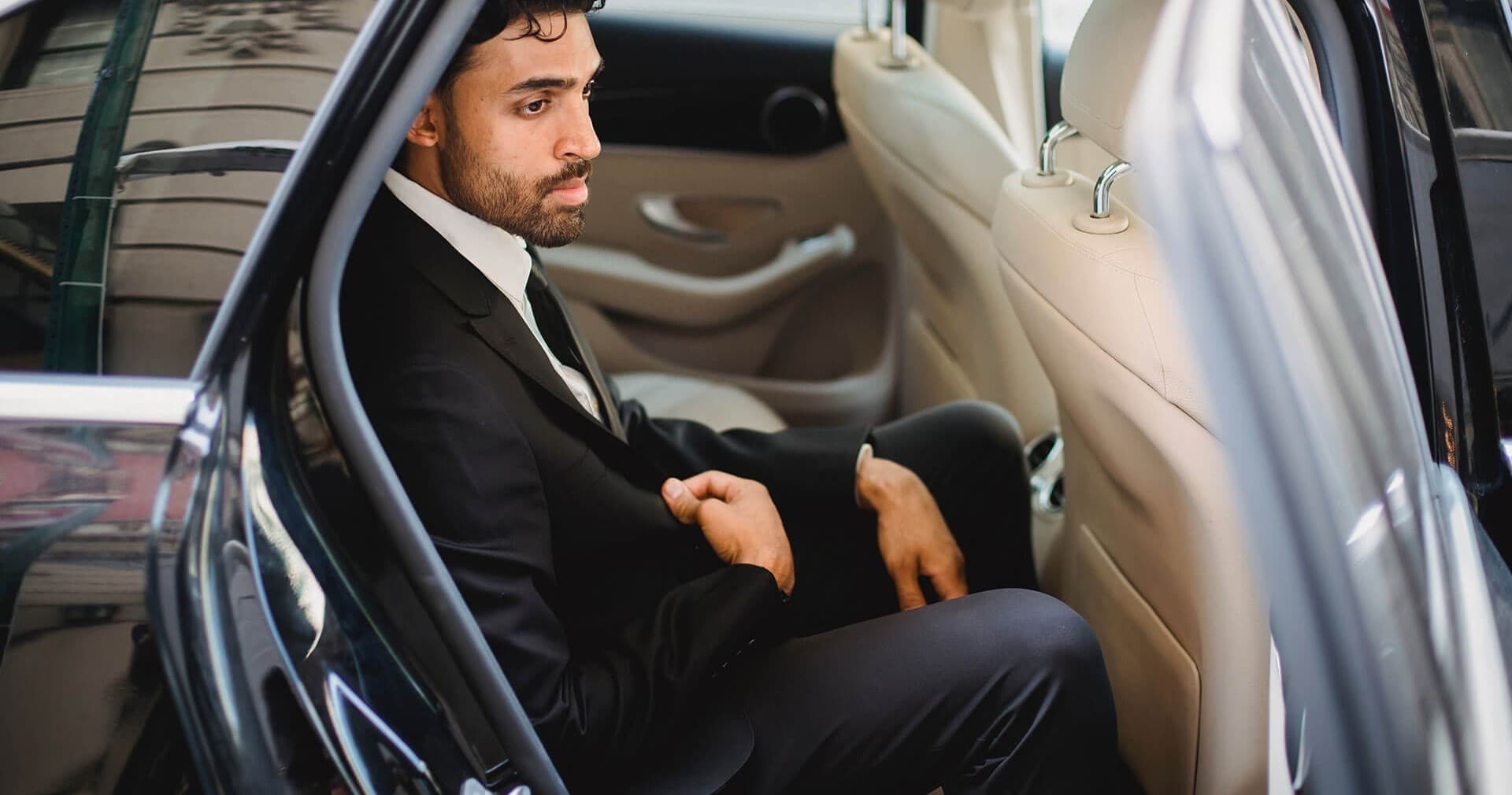 Luxury Limousine Rentals with Urentme in Naples, Italy