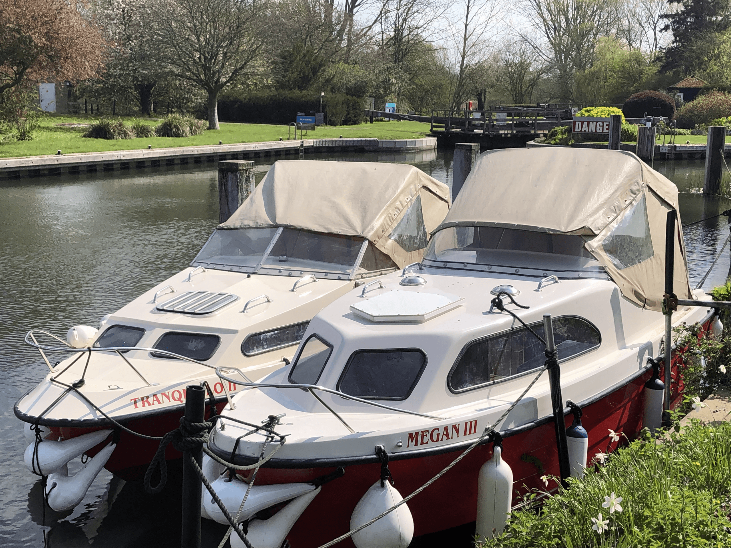 Megan Cruiser | Sightseeing Tour in Buscot | Boat Tour, Private, Water Activities, Boat Rental