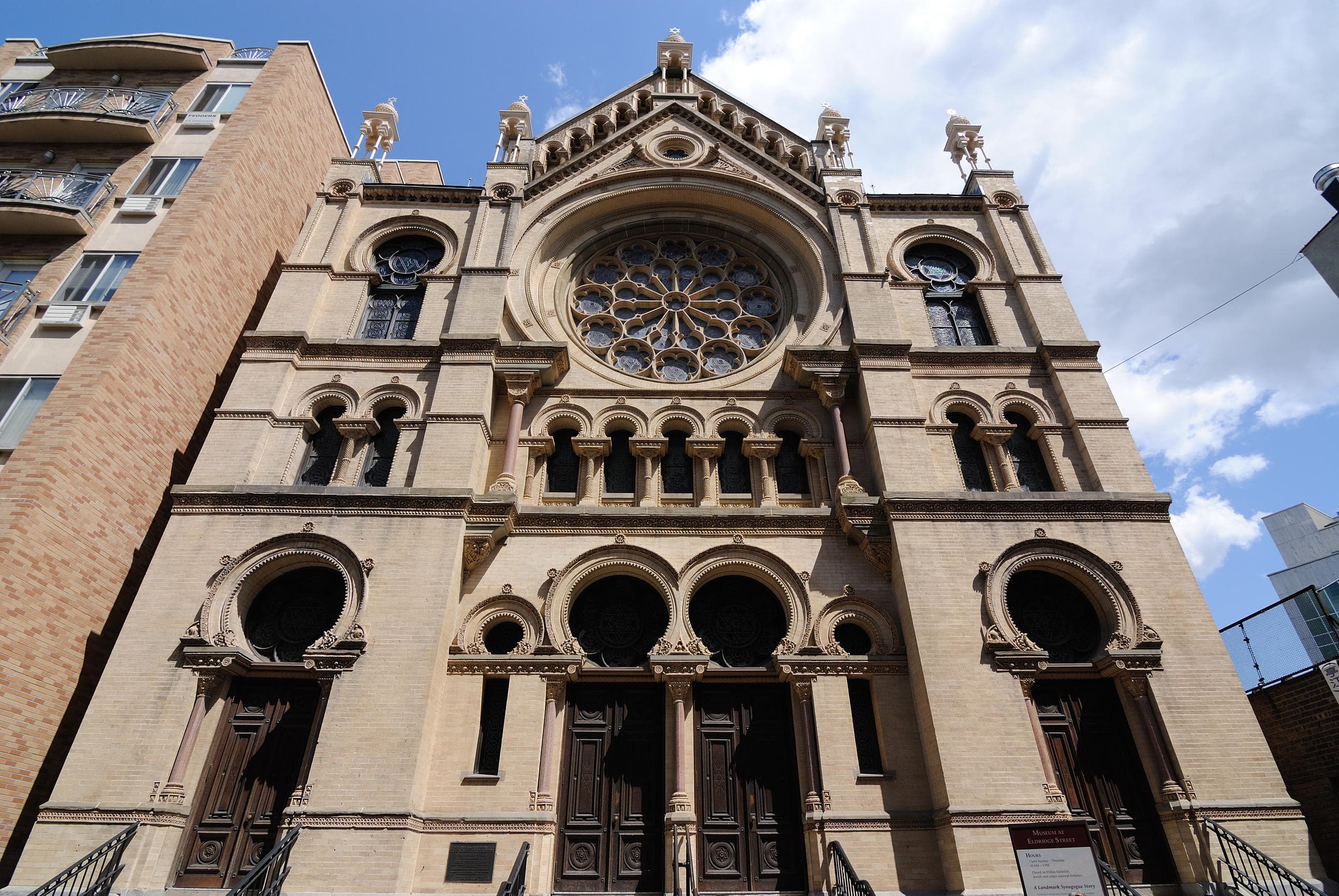 Urban Land Adventure: Lower East Side Tour with TopDogTours NYC
