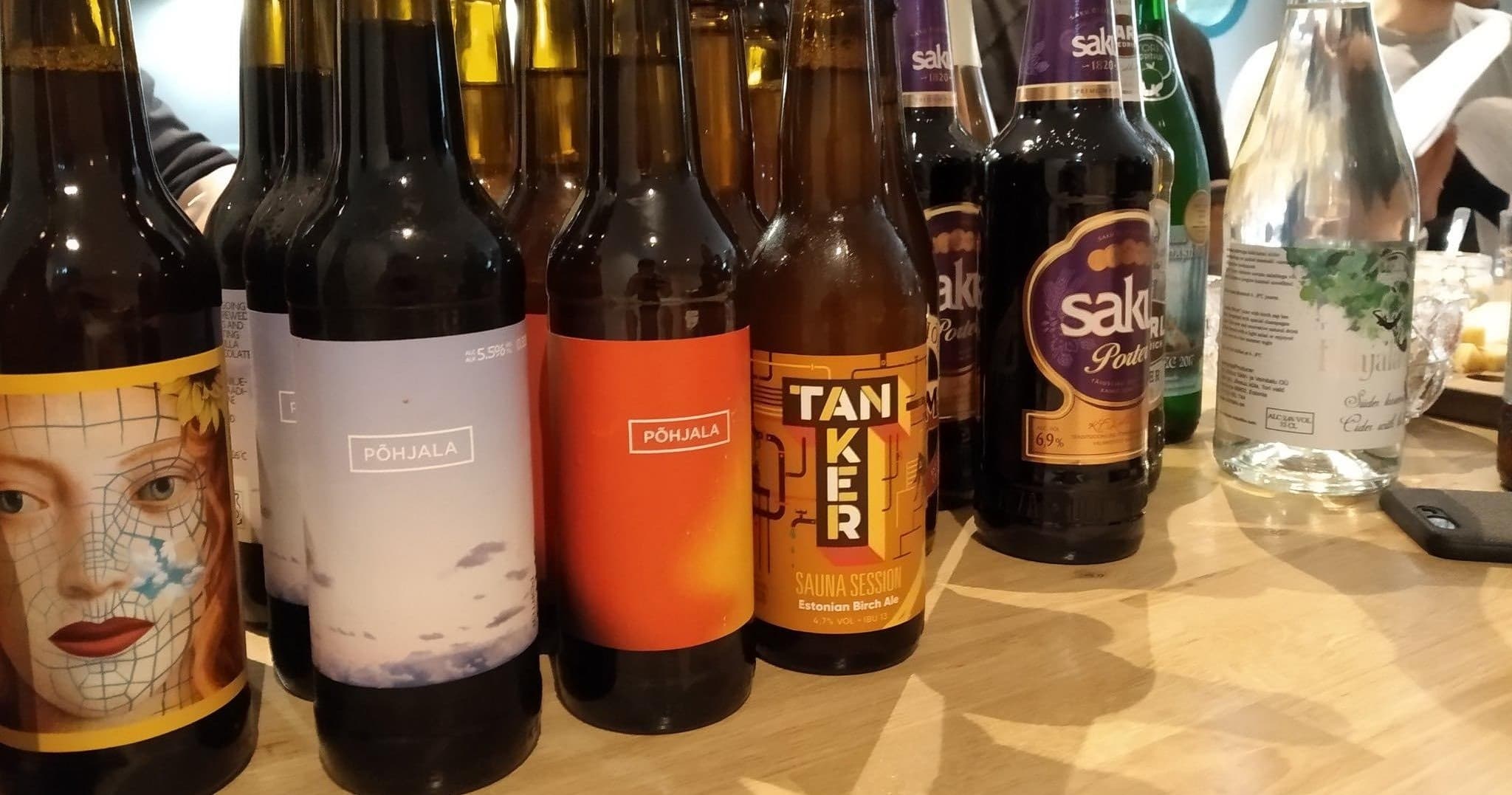 Estonian Beer & Local Food Tour with City Bike in Tallinn