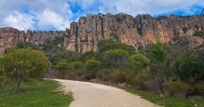 Weekend Winery Tour & Mt. Arapiles Views with Horsham Tours