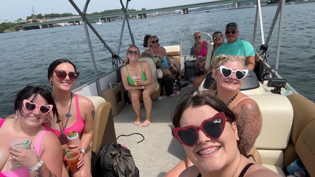 Three Day Tritoon Boat Rental at Breakaway in Osage Beach
