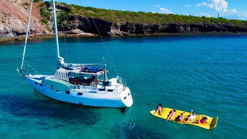 Sailing Hakuna: Balandra Beach and Isla Espíritu Santo Day Charter from La Paz