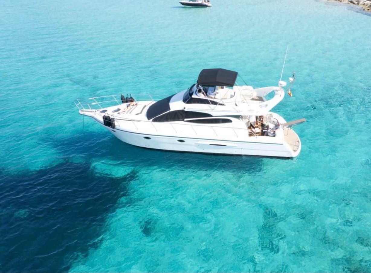 Private Yacht Adventures on Doqueve Majestic 46: Explore Marbella’s Stunning Coastline