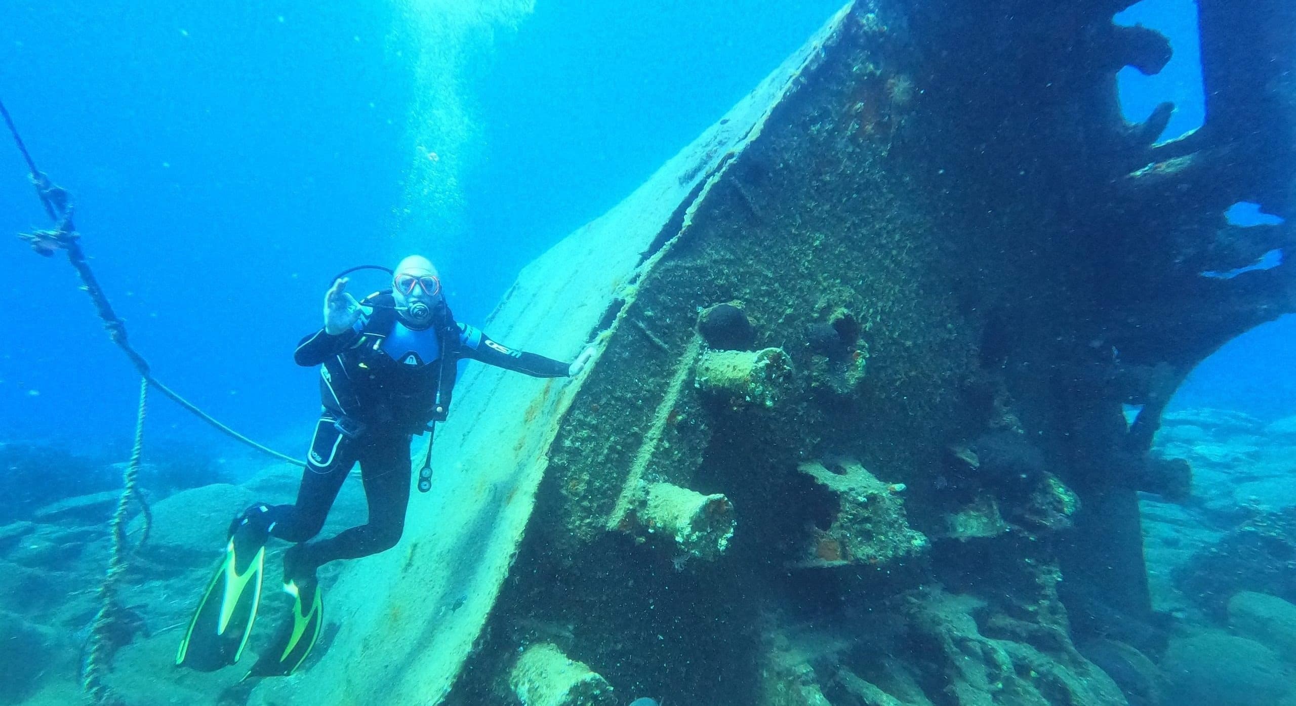 Explore Ios Underwater: The Ultimate Boat Dive Experience at Mylopotas Beach