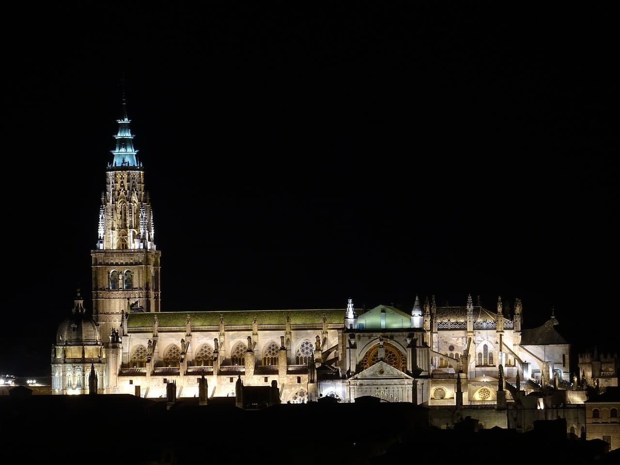Toledo Completo Walking Tour by De Paseo Experience