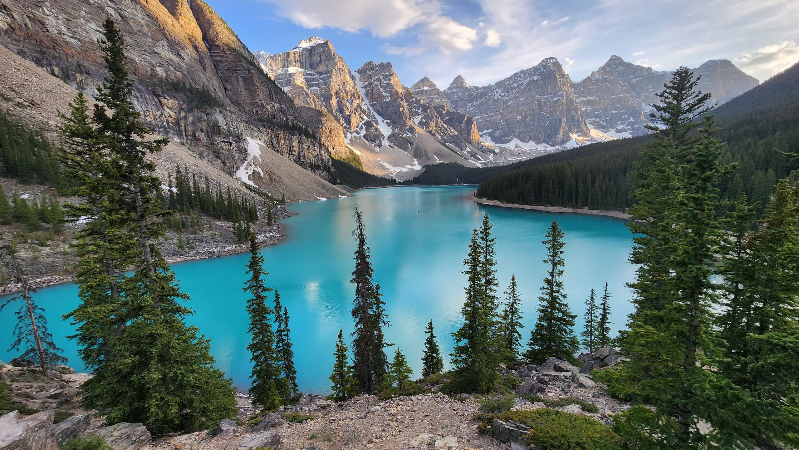 Moraine Lake Golden Hour Tour | Explore Banff Tours
