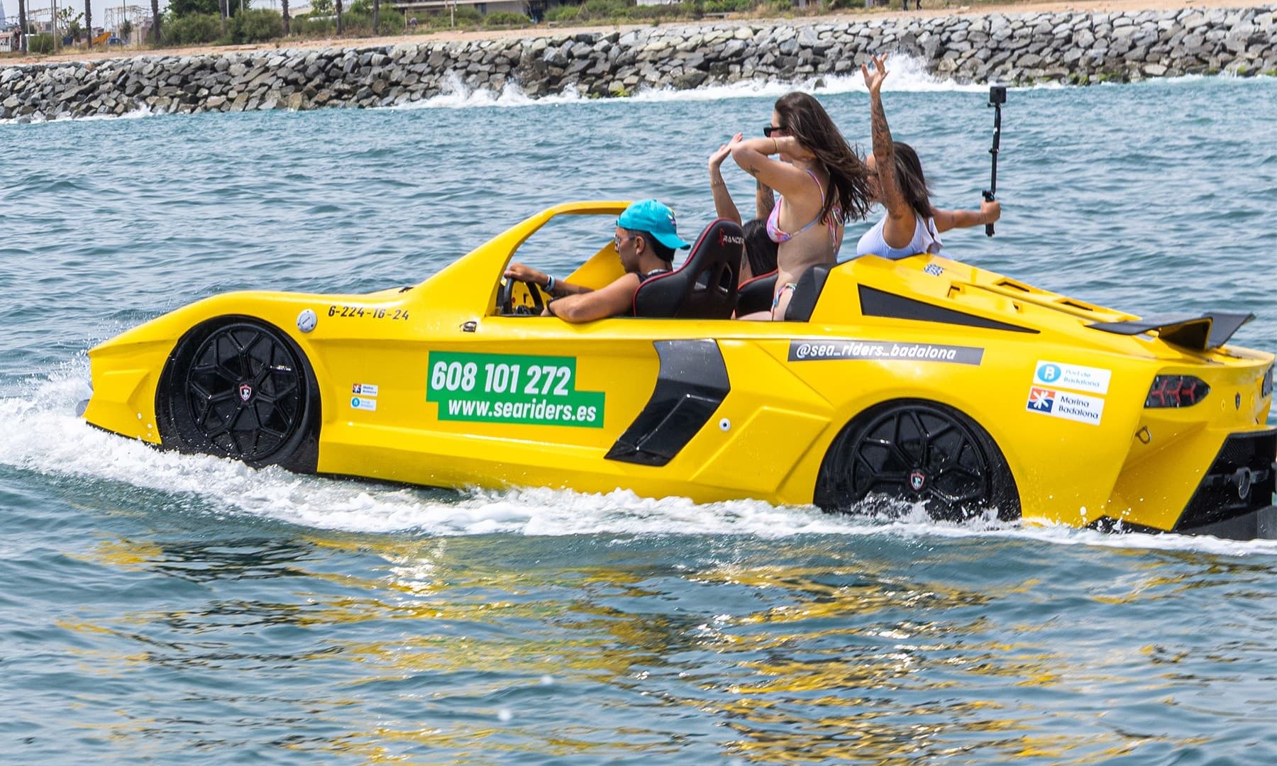 JetCar: High-Speed Jetcar Rides on the Mediterranean in Badalona