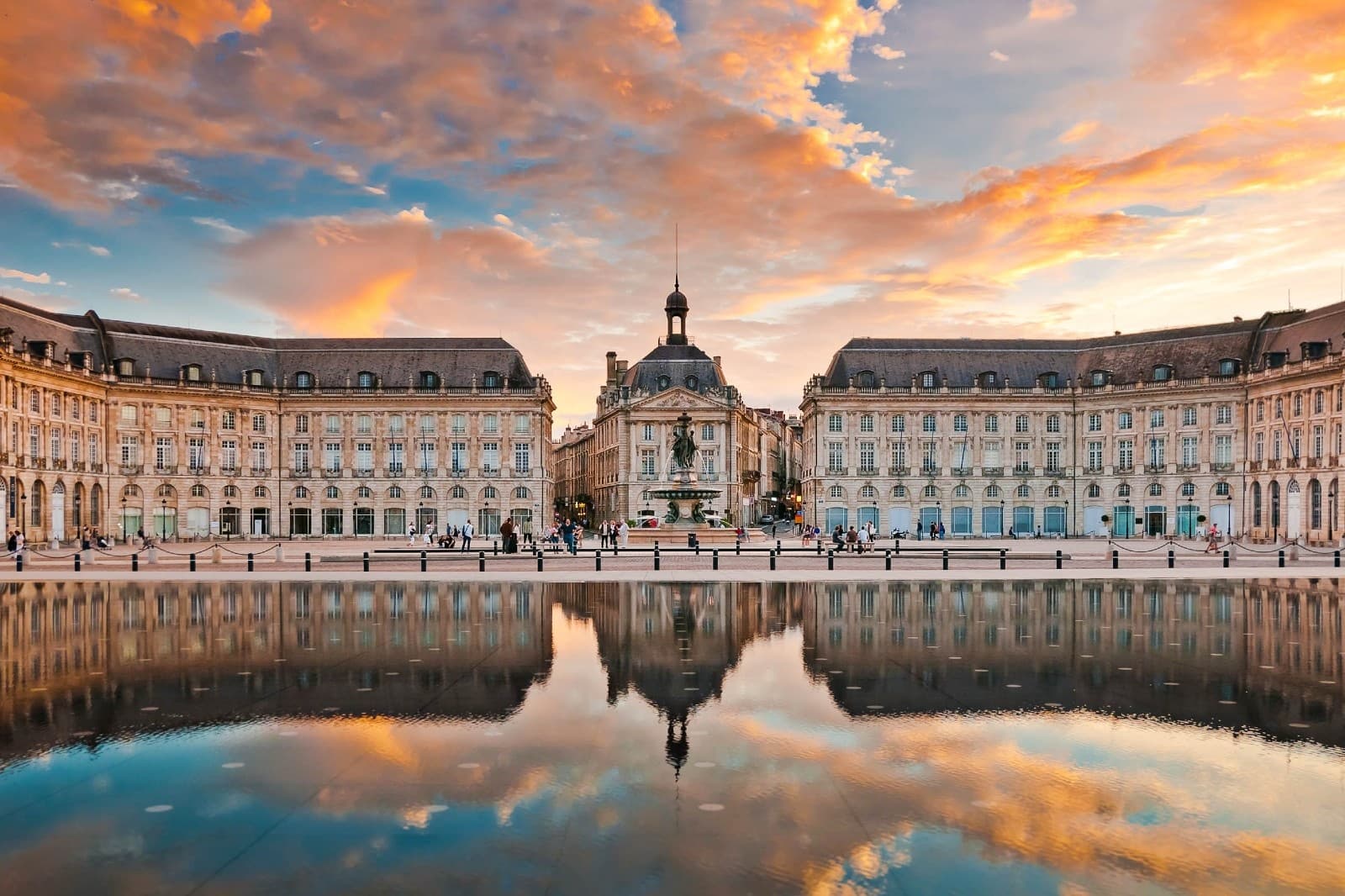 Day Trip to Bordeaux from Biarritz with Local Experts Tours