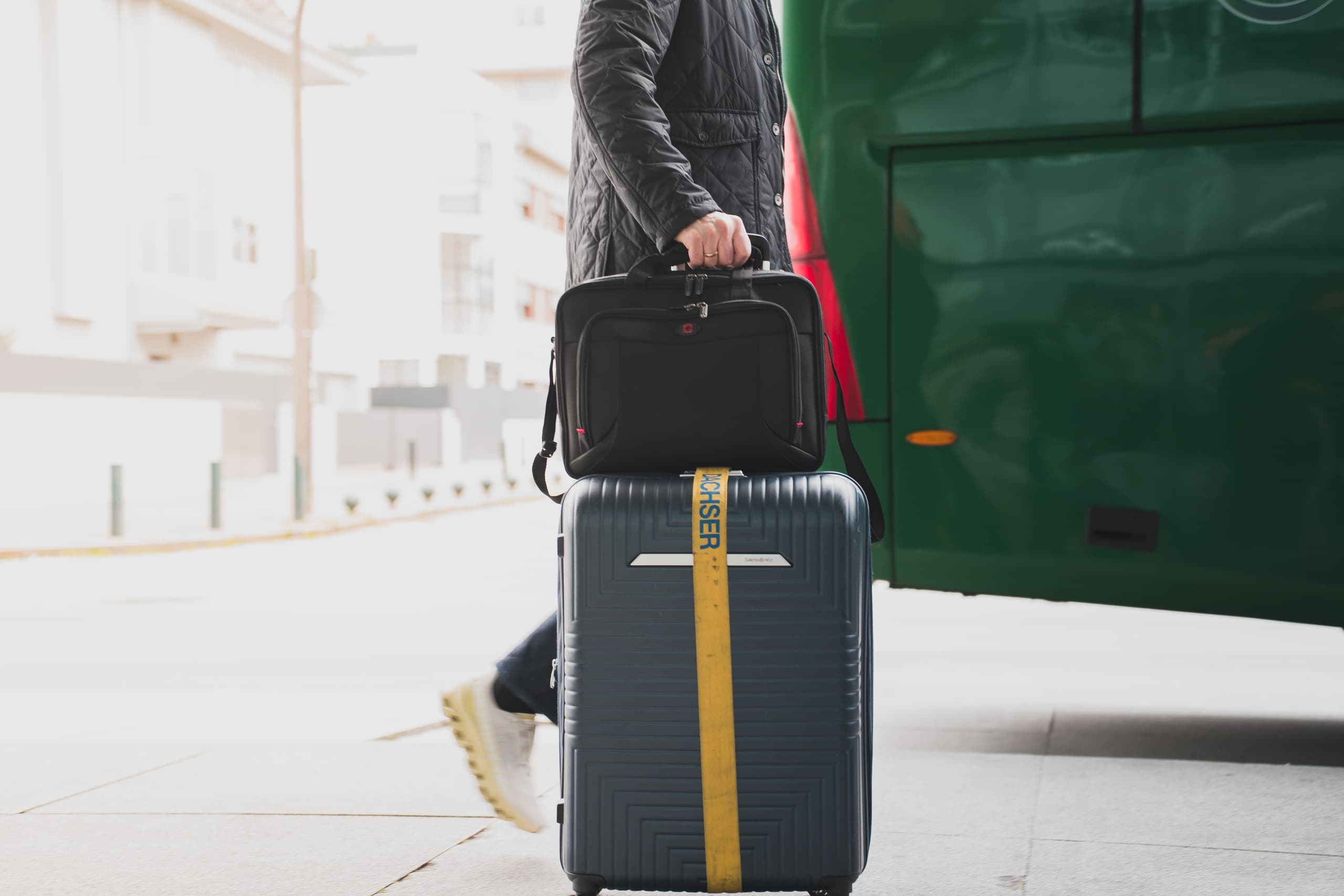 Private Lisbon Airport Transfer: Fast Door-to-Door Service photo 1