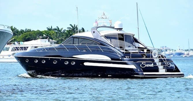 Luxury Yacht Charter with Miami Boat Experts in Miami Beach