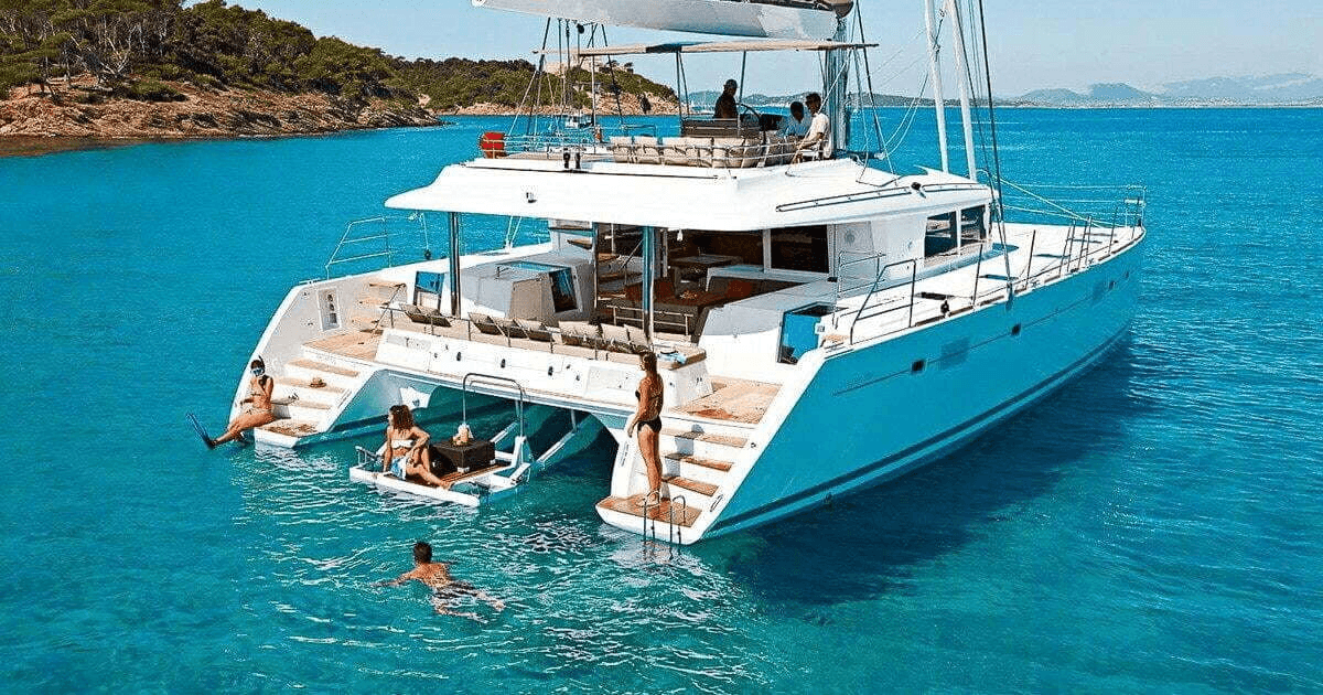 Dunn's River Falls Party Cruise & Blue Hole: Ocho Rios Catamaran, Snorkel & Cliff Jumps