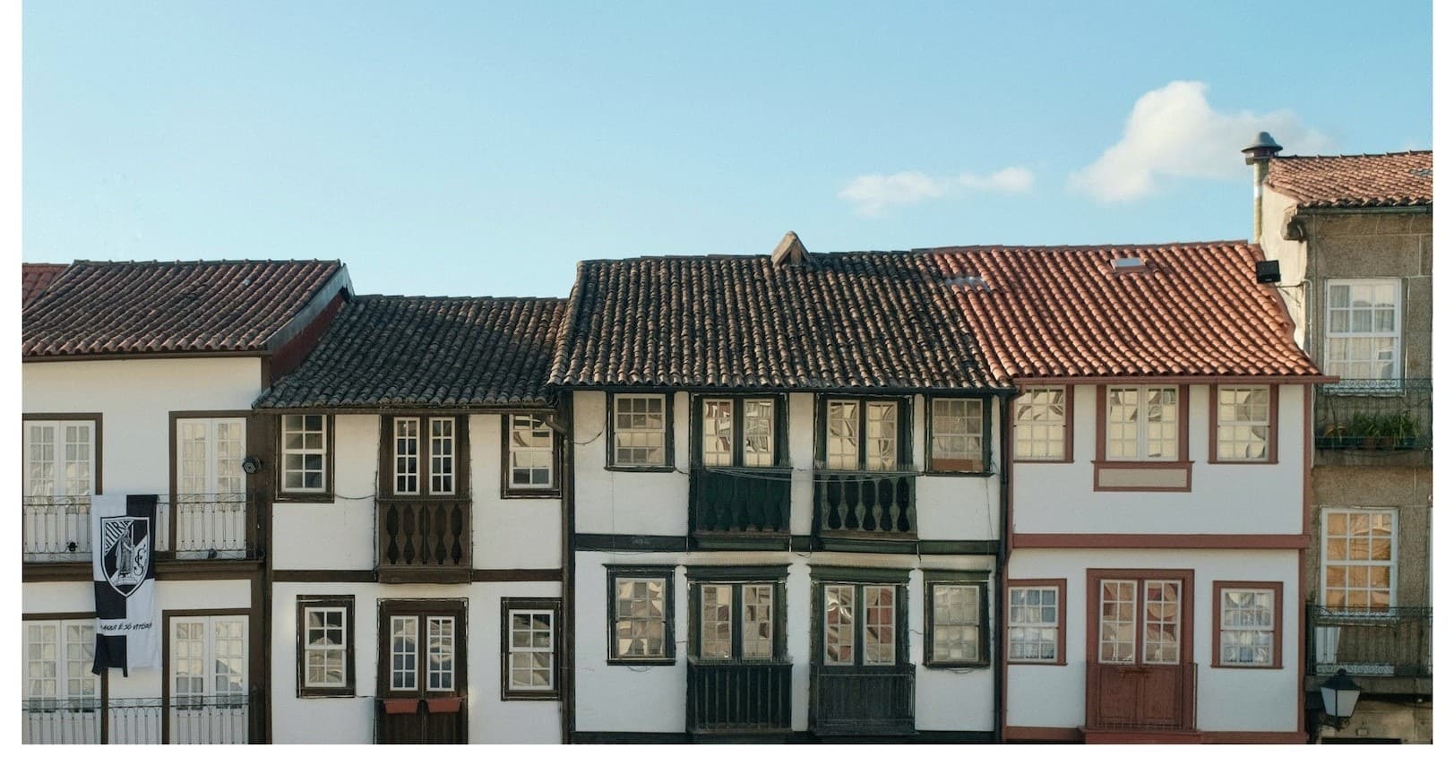 Historic Braga & Guimarães Tour with Ralfe & Siagh