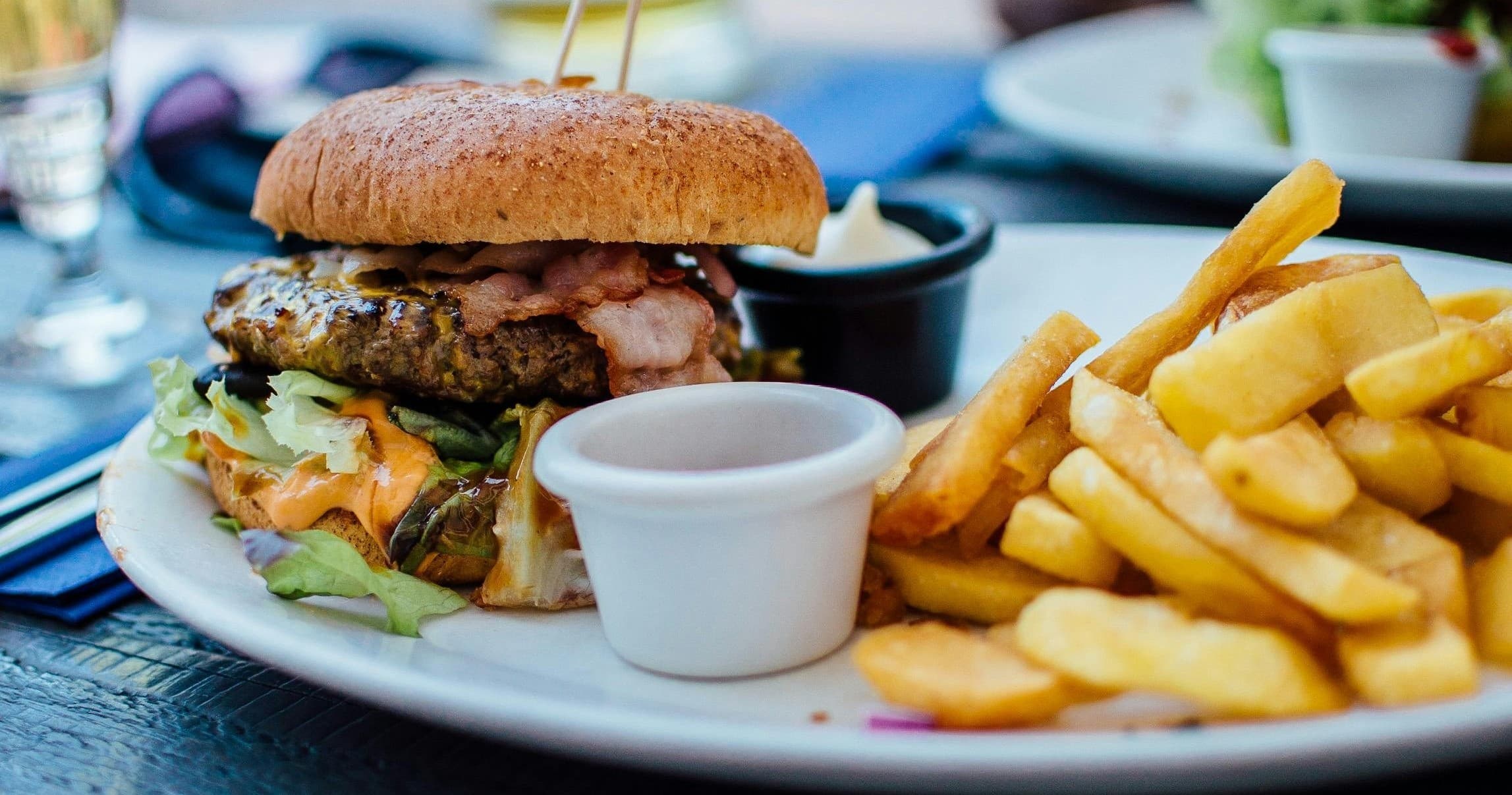 Cheeseburger in Paradise Dinner Cruise on Lake Hopatcong