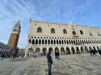 Skip-the-Line Doge's Palace Guided Tour + Optional Gondola Ride in Venice photo 1