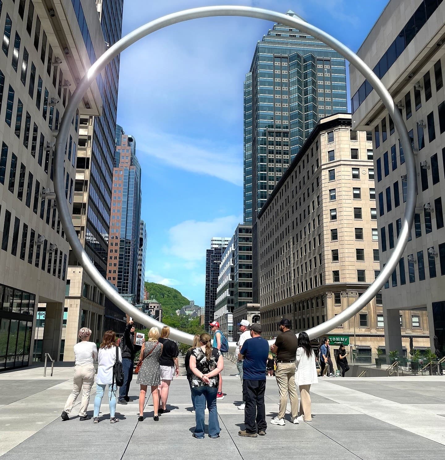 Walking Montréal’s Two Cities: Downtown and RÉSO Underground Tour photo 2
