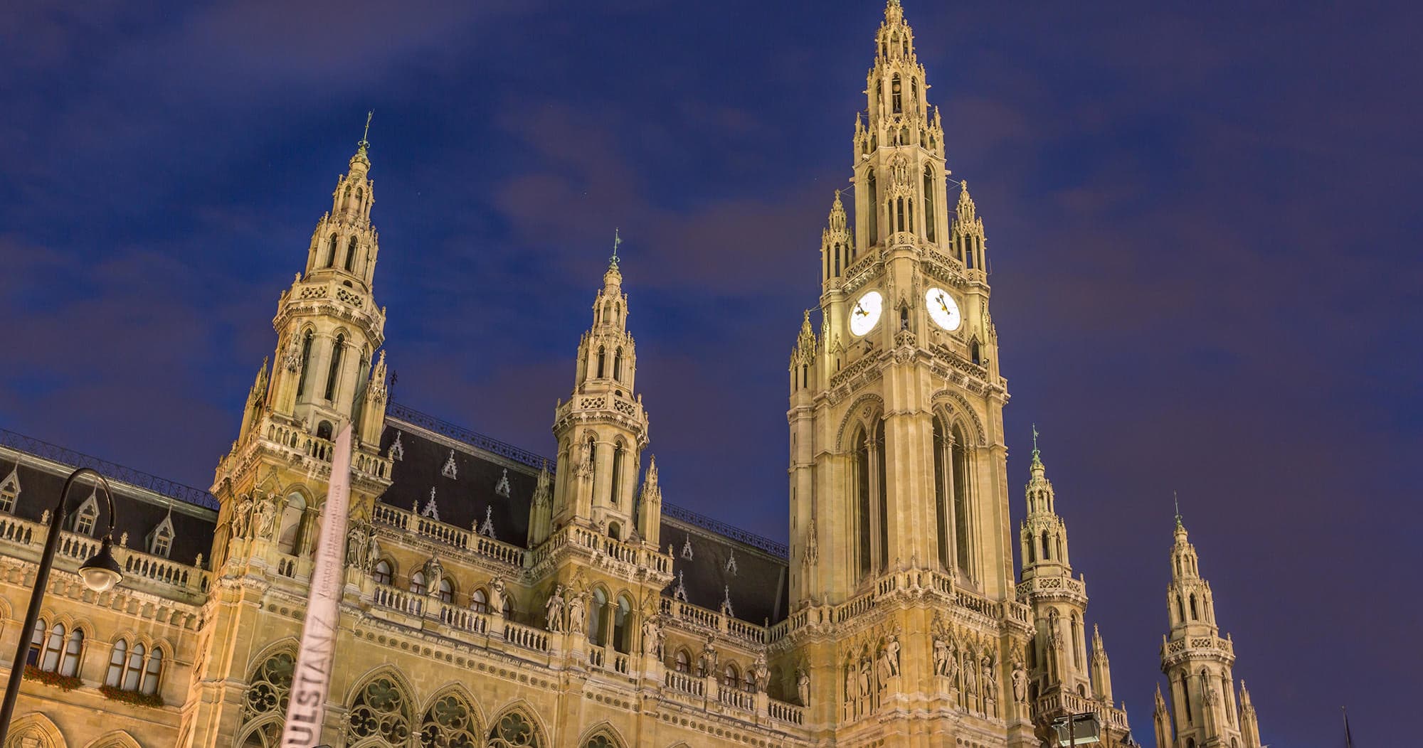 Explore Vienna in Style: Private Minivan and Limousine City Tour