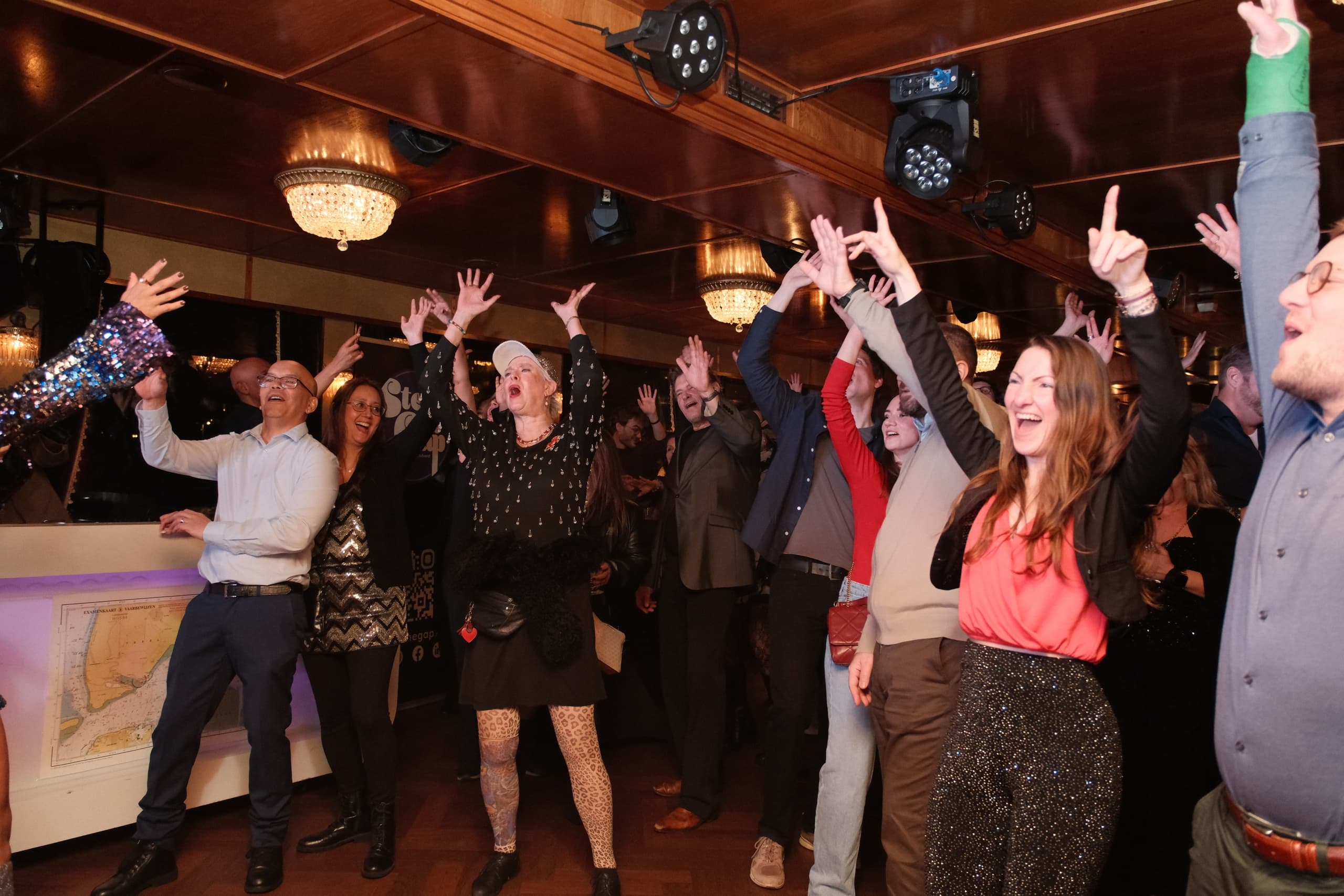 Love & Disco Cruise in Amsterdam: Salonboat Prins van Oranje with Step the Gap photo 3